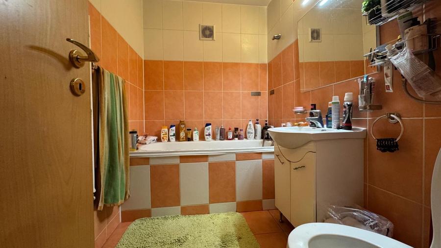 Apartament cu 3 camere, mobilat în Soarelui