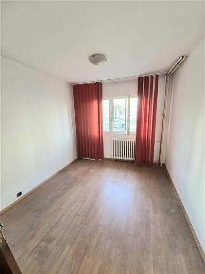 Apartament cu 3 camere decomandat în Inel II