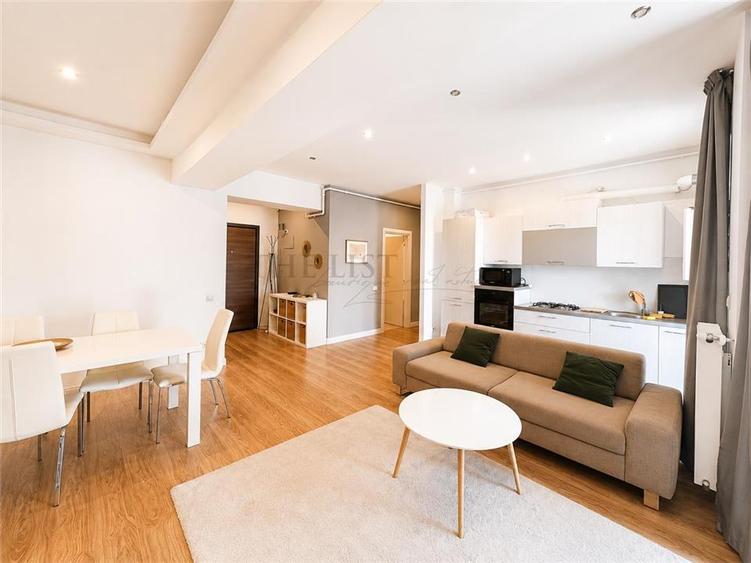 Apartament cu 2 camere semidecomandat, mobilat în Aviației
