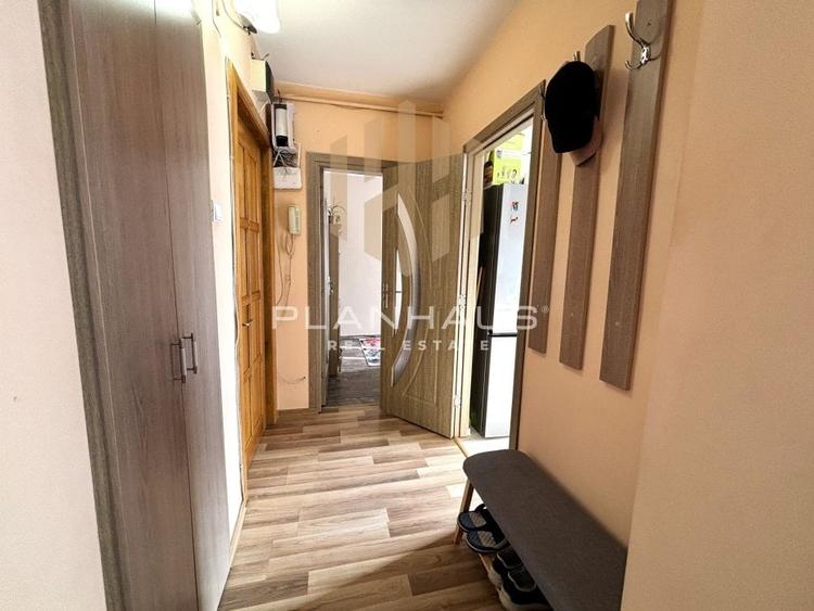 Apartament cu 3 camere semidecomandat, mobilat în Săsar