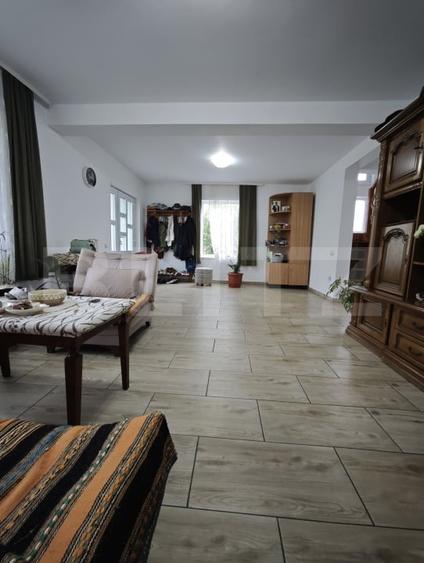 Casă individuală cu 5 camere cu Garaj în Zărnești