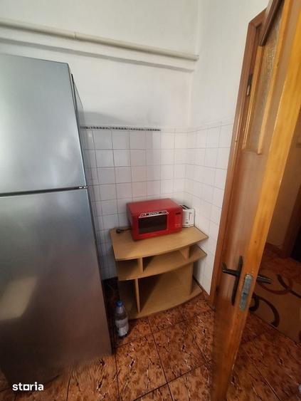Apartament cu 2 camere semidecomandat în Podu Roș