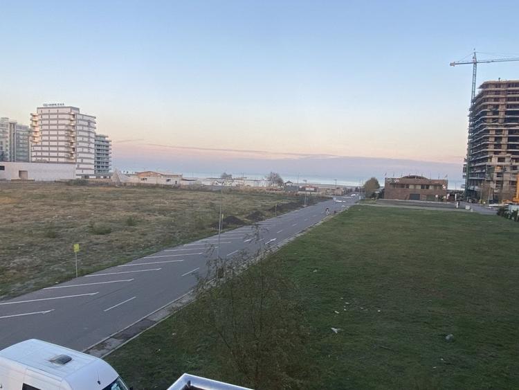 Apartament cu 2 camere semidecomandat, mobilat în Central