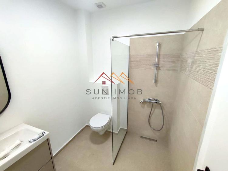 Apartament cu 3 camere, mobilat în Central