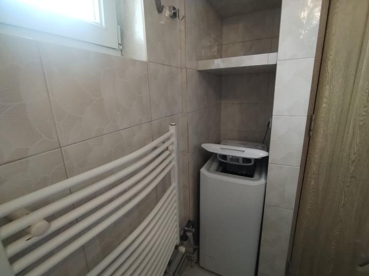 Garsonieră decomandată în Central