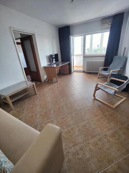 Apartament cu 4 camere semidecomandat în Ștefan cel Mare