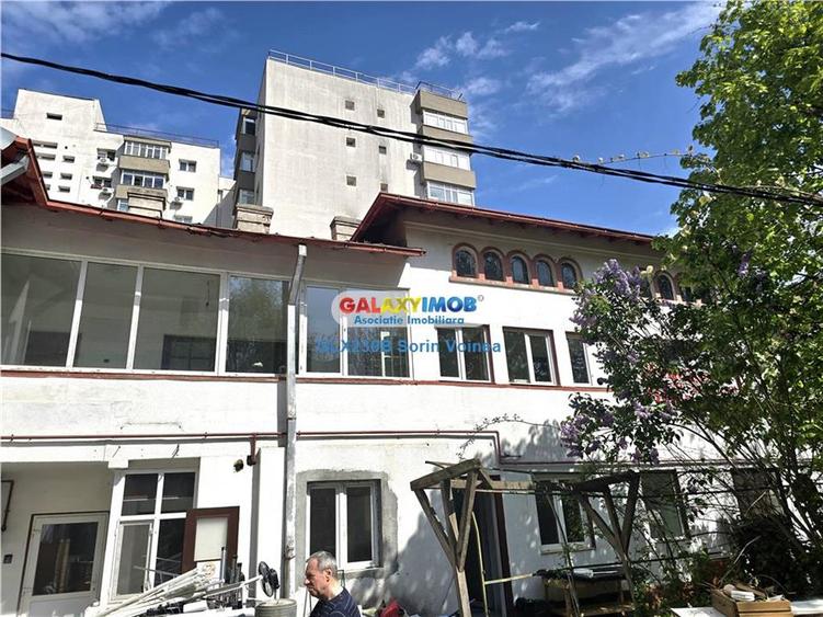 Casă cu 14 camere cu Teren 400 Mp în Baba Novac
