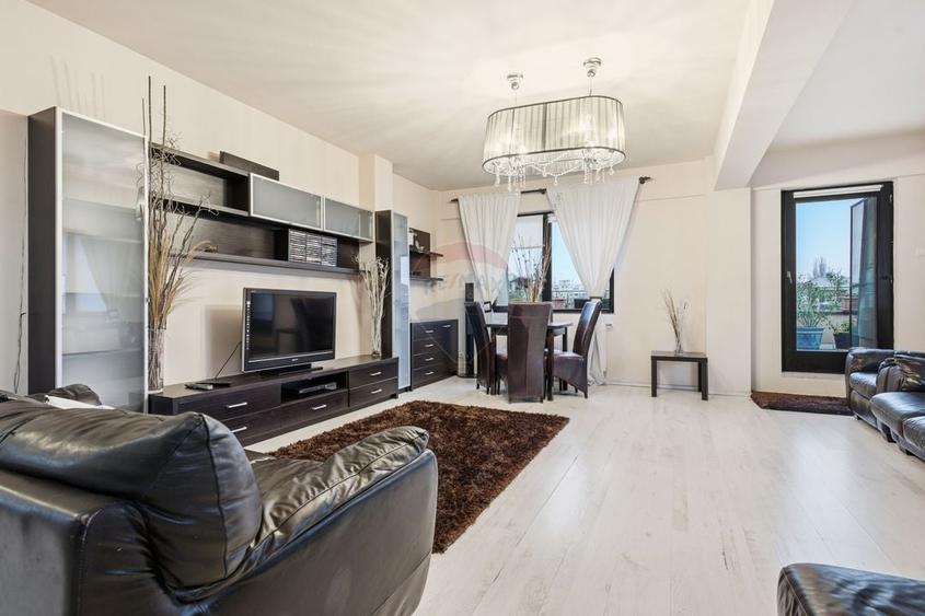 PENTHOUSE ULTRACENTRAL CU PRIVELISTE PANORAMICĂ | 3 CAMERE - 3