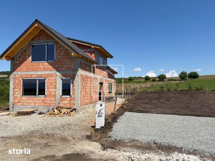 Casă cu 4 camere decomandat cu Teren 330 Mp în Central