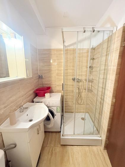 Garsonieră decomandată, mobilată în Central