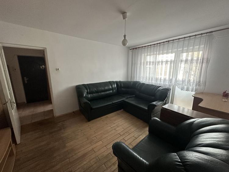Apartament cu 2 camere semidecomandat, mobilat în Central