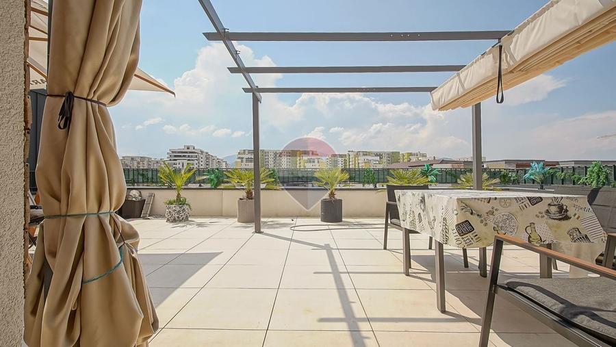 Apartament cu 3 camere decomandat, mobilat în Tractorul