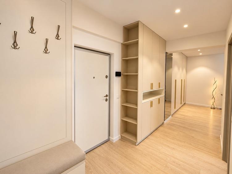 Apartament cu 2 camere decomandat, mobilat în Central