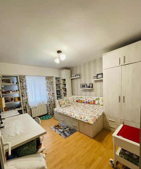Apartament cu 3 camere decomandat în Central