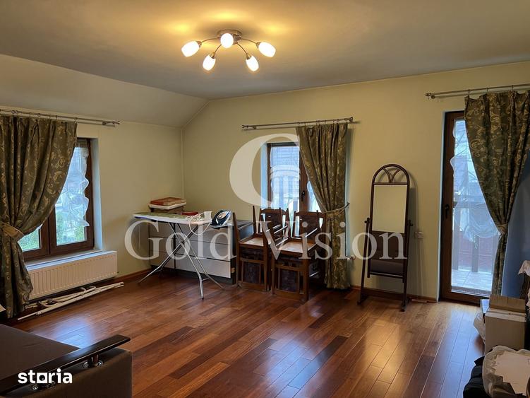 Casă cu 5 camere cu Teren 600 Mp în Central