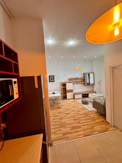 Apartament cu 3 camere semidecomandat, mobilat în Vitan-Bârzești