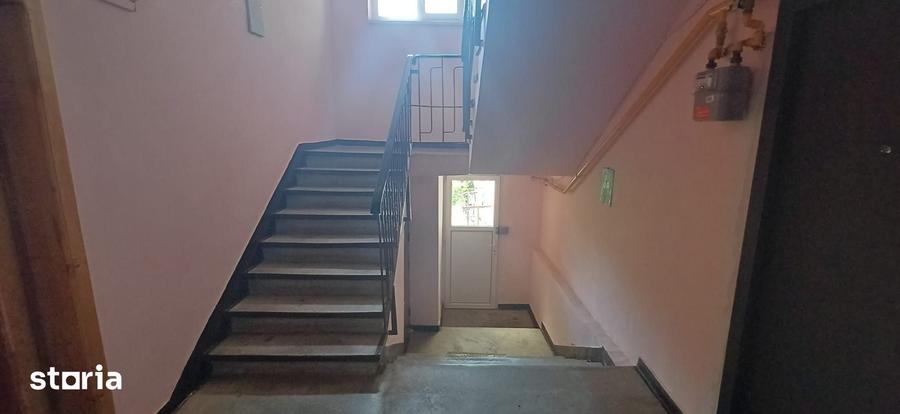 Apartament cu 3 camere decomandat în Traian
