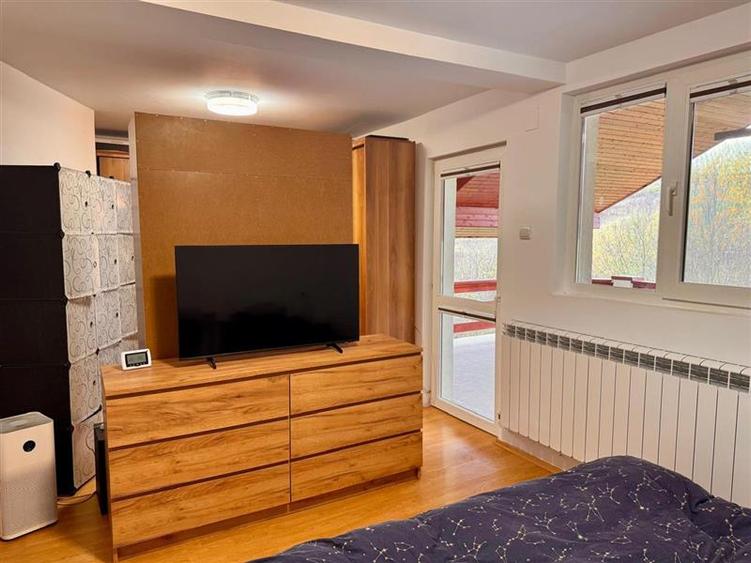 Casă individuală cu 4 camere cu Teren 1670 Mp în Bârnova
