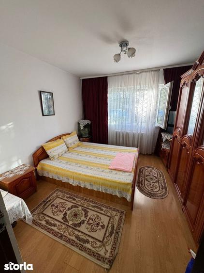 Apartament cu 3 camere decomandat în Sat Vacanță