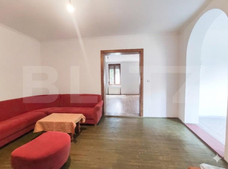 Casă cu 5 camere cu Teren 598 Mp în Central