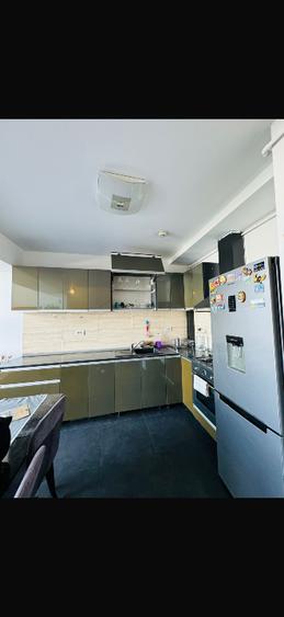 Apartament cu 3 camere nedecomandat în Dristor