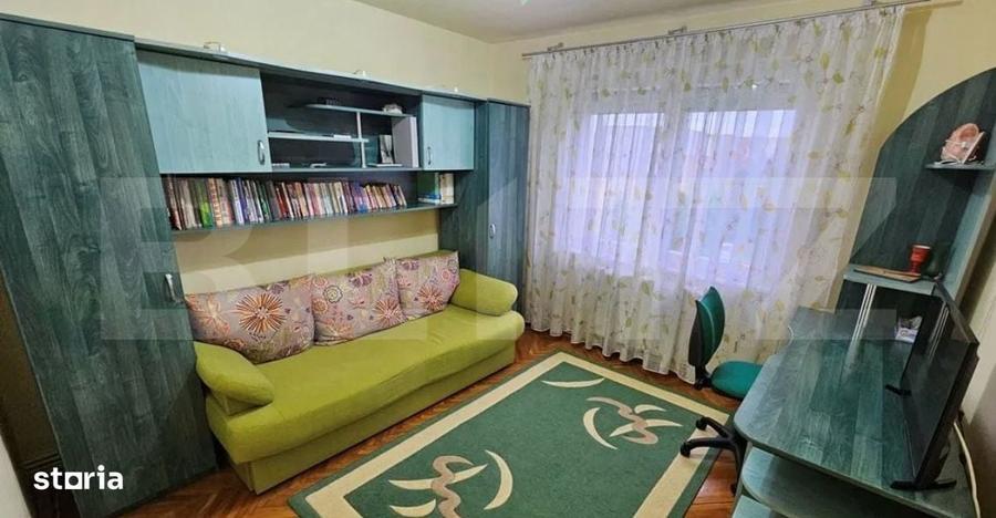 Apartament cu 3 camere decomandat în Pandurilor