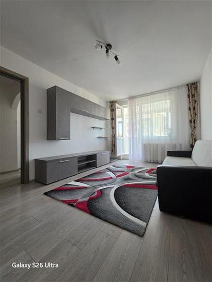 Apartament cu 2 camere semidecomandat în 13 Decembrie
