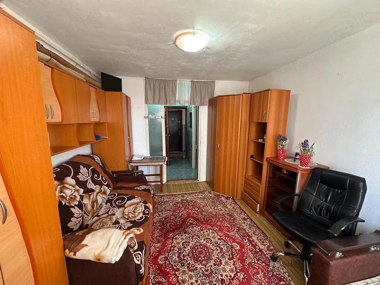 Garsonieră decomandată în Noua