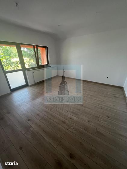 Casă cu 7 camere cu Teren 550 Mp în Bunloc