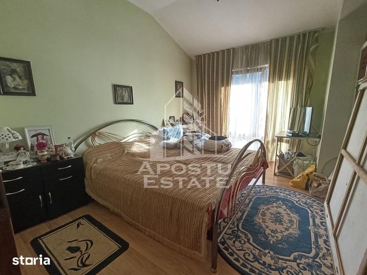 Casă cu 9 camere cu Teren 709 Mp în Blașcovici