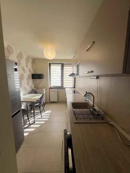Apartament cu 3 camere decomandat, mobilat în Tipografilor