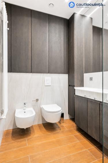 Apartament cu 5 camere în Arcul de Triumf
