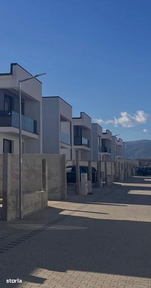 Casă cu 4 camere cu Teren 244 Mp în Central