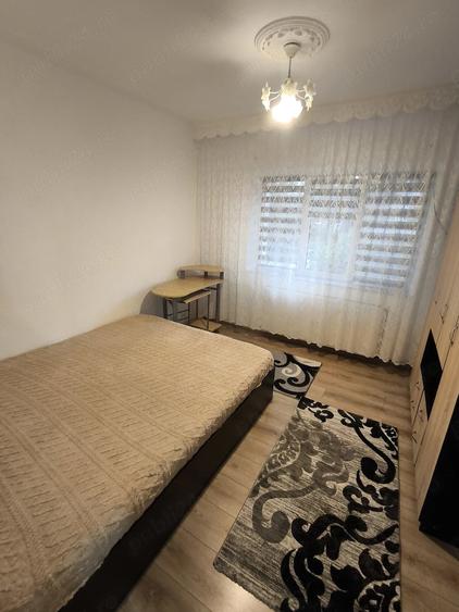 Apartament cu 3 camere decomandat în Mircea cel Bătrân