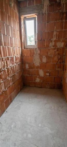 Casă cu 3 camere cu Teren 300 Mp în Cihei
