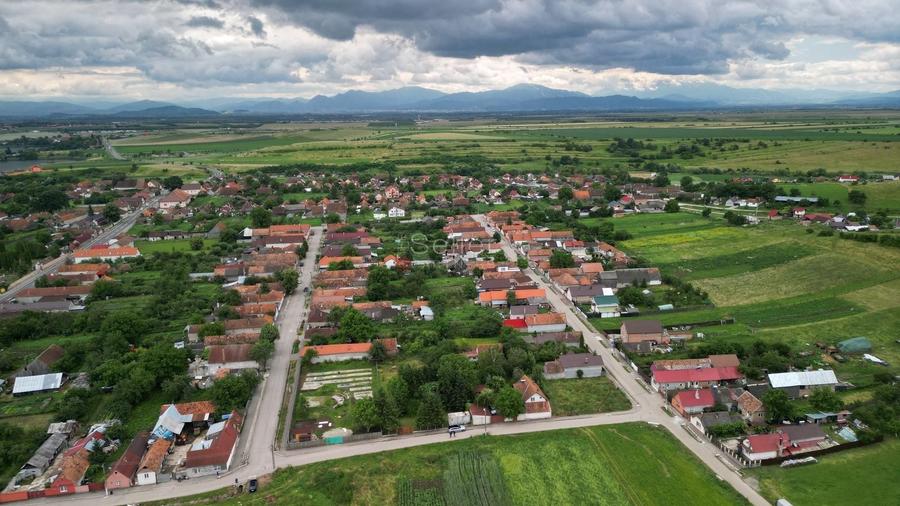 Teren Construcții intravilan de 1150 mp, în Rotbav