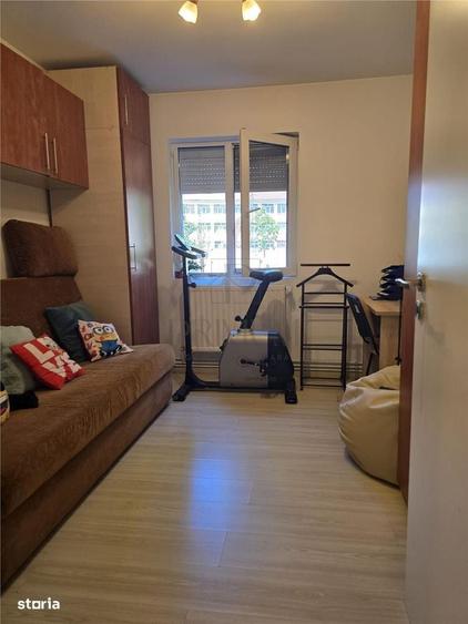 Apartament cu 3 camere semidecomandat în Favorit