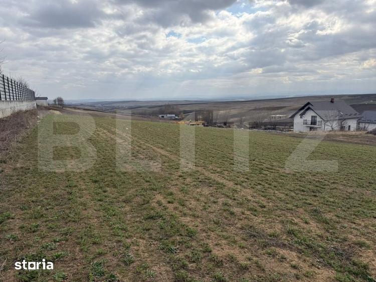 Teren de 800 mp, în Șcheia