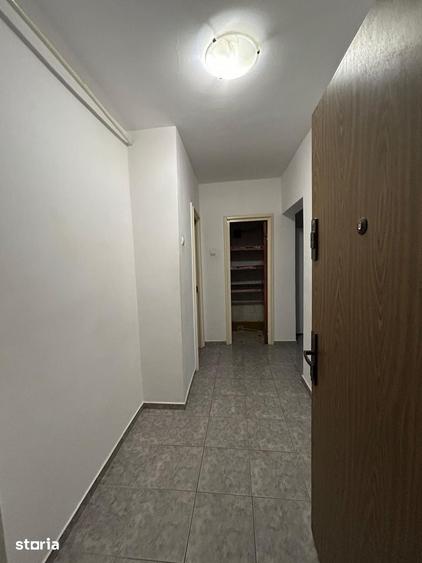 Apartament cu 3 camere decomandat în Giurgiului