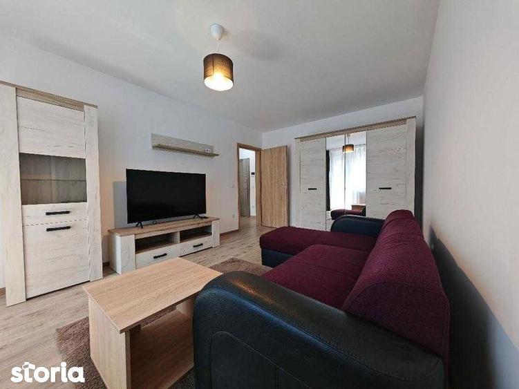 Apartament cu 2 camere decomandat, mobilat în Tractorul