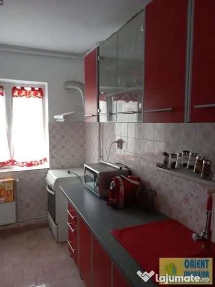 Apartament cu 2 camere semidecomandat în Tomis III