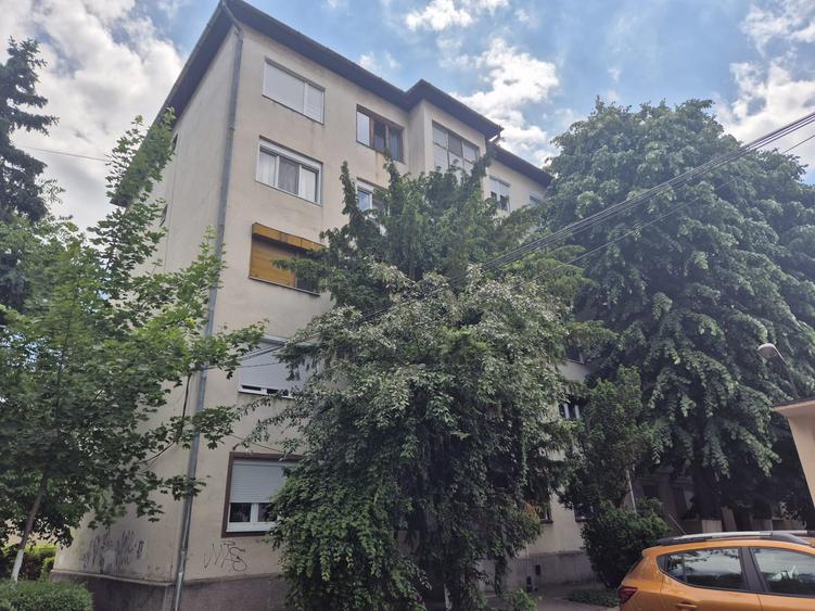 Apartament cu 4 camere decomandat în Ultracentral