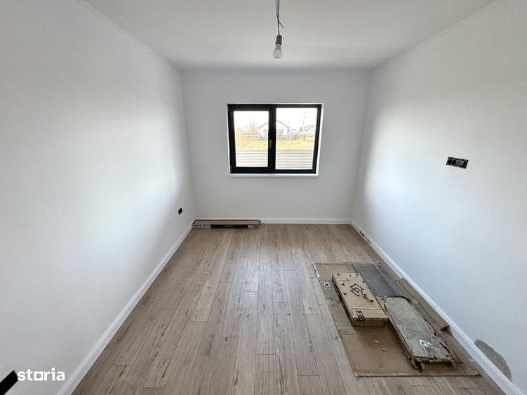 Casă cu 4 camere în Valea Ursului