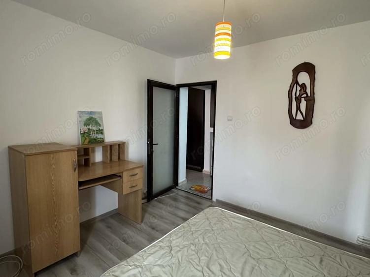 Apartament cu 3 camere decomandat, mobilat în Steaua