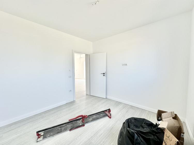 Duplex cu 4 camere cu Canalizare în Moșnița Veche