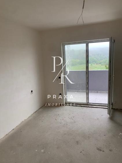 Apartament cu 3 camere semidecomandat în Florești — fotografia 3