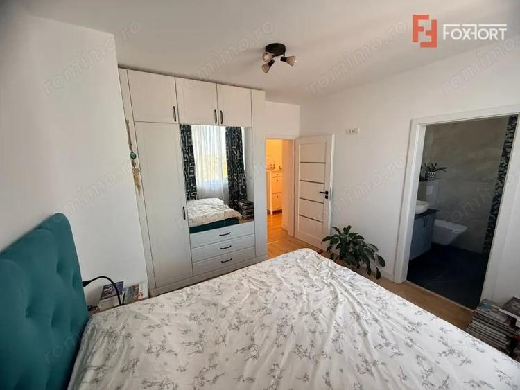 Apartament cu 3 camere decomandat, mobilat în Badea Cârțan