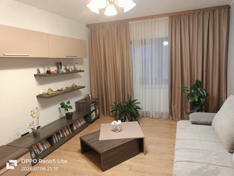 Apartament cu 3 camere decomandat în Exterior Vest
