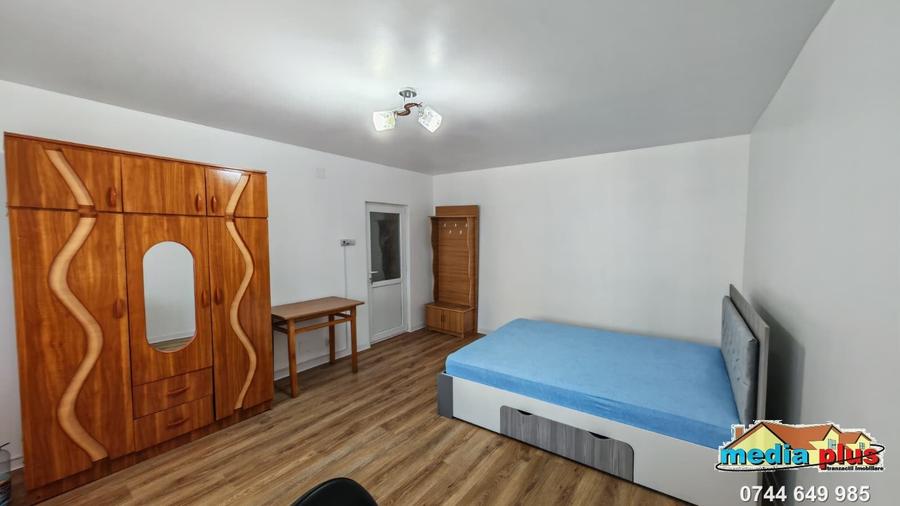 Garsonieră decomandată în Micro 17