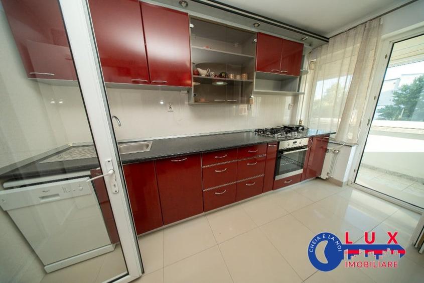 Apartament cu 3 camere decomandat în Babadag